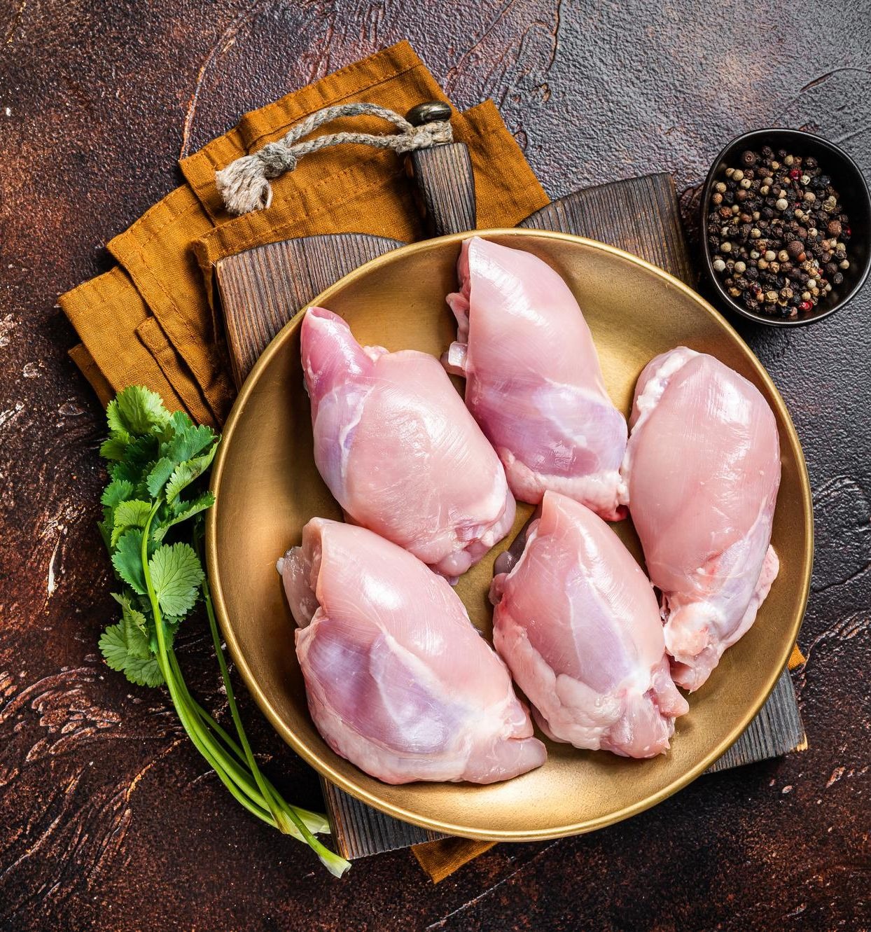 BONELESS THIGH CHICKEN 1 BONELESS THIGH CHICKEN